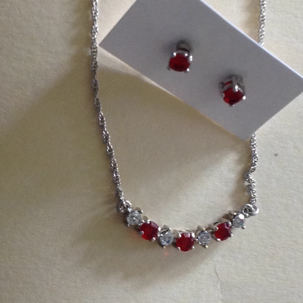 J2) ---16 " silver ruby and diamond necklace EUC